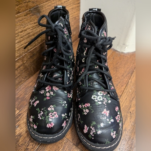 Justice girls’ floral & black boot vegan leather, Size 13 - Picture 9 of 9